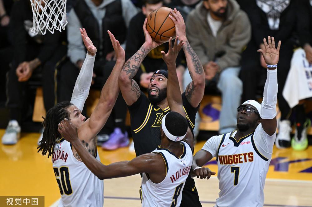 他的防守端 他的防守端