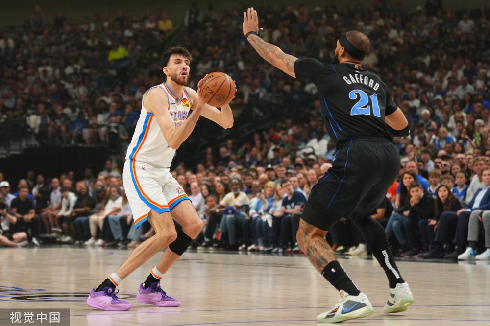 他以全面的 他以全面的